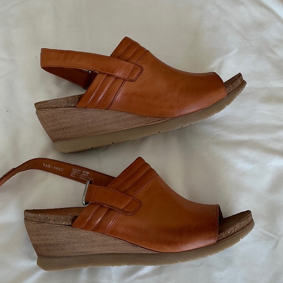 Miz Mooz Sabina Women's Brown Sandals - Picture 2 of 6